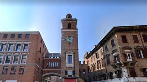 Via Al Cantiere Sulla Torre Dell Orologio Prevista Anche Un Intera