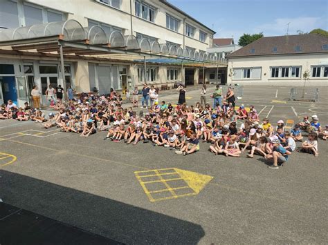 Inauguration des bancs de lamitié jeudi 29 juin 2023 Ecole primaire