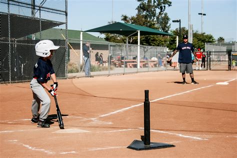 Slowpitch Softball Batting Tips (with Pictures) | eHow