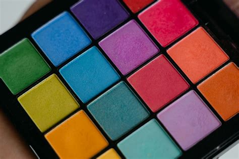 Assorted Colors of Eye Shadow Palette · Free Stock Photo