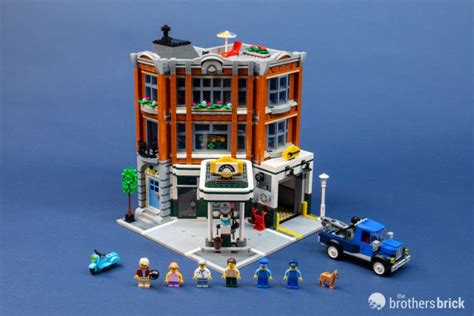 LEGO Creator Expert 10264 Corner Garage [Review] | The Brothers Brick ...