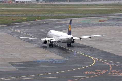 Fotos Gratis Ala Campo Mosca Aeropuerto Viajar Pista Aeronave