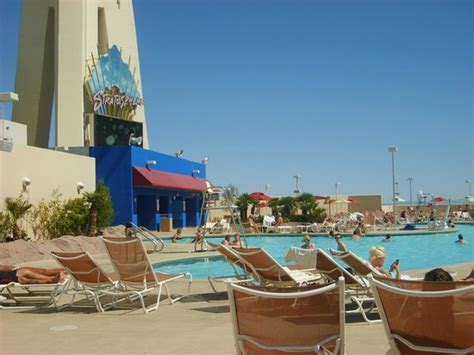 piscine - Picture of Stratosphere Hotel, Casino and Tower, Las Vegas - TripAdvisor