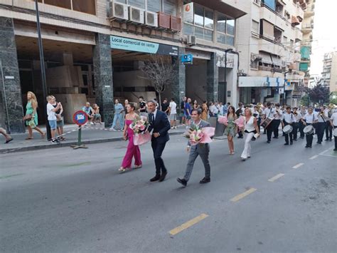 Representantes En Una Procesi N De Calp Lamarinaalta