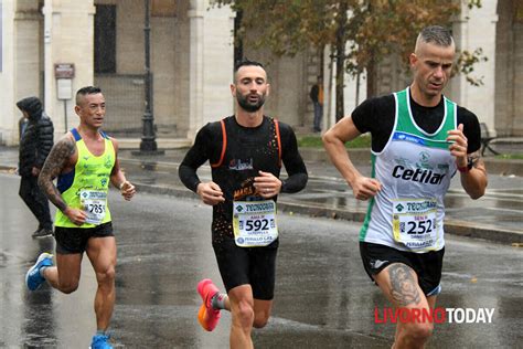 Half Marathon 2023 La Carica Dei Mille Runners Per Le Strade Di Livorno