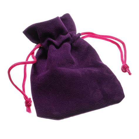 Бархатный мешочек, бордово-фиолетовый, 7х9 см стоимостью 25 руб.