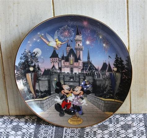 143 best Disney Collector Plates images on Pinterest | Disney collector ...