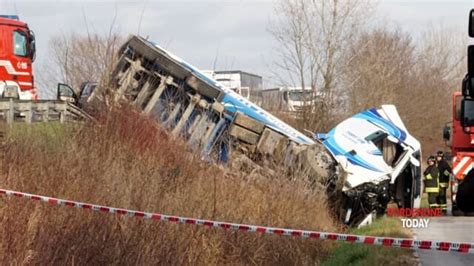 Grave Incidente Sulla Cimpello Sequals Tre Morti E Due Feriti