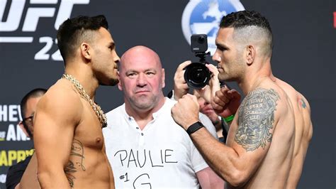 Chris Weidman Vs Brad Tavares UFC 292 Chris Coming Off The Leg Break