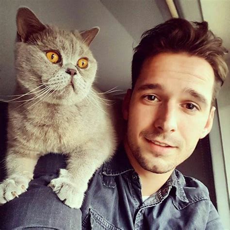 Hot Dudes With Kittens Is Still The Most Purrfect Instagram Account Ever New Pics Bored