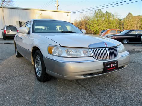 Used 2001 Lincoln Town Car 4dr Sdn Signature For Sale In Northport AL