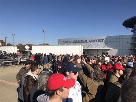 TUPELO REGIONAL AIRPORT - Updated May 2025 - 19 Photos - 2704 W Jackson ...