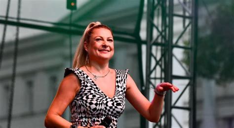 Magdalena Narożna w skąpym bikini Piękne pośladki i jędrny biust gwiazdy disco polo