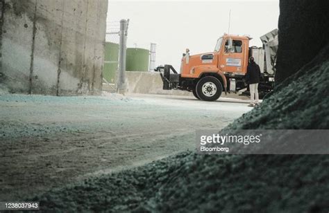 Snow Plow Salt Truck Photos and Premium High Res Pictures - Getty Images