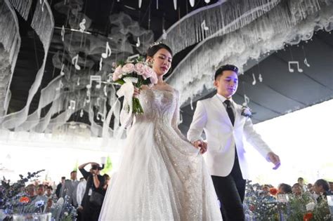 Đám cưới Phan Mạnh Quỳnh và vợ hot girl tại Nghệ An Khách mời hạn chế an ninh thắt chặt