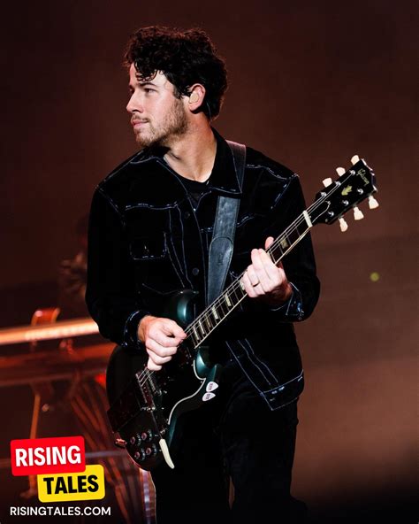 Nick Jonas Age, Career, Family, Height, Hobbies, Girlfriend, Net Worth ...