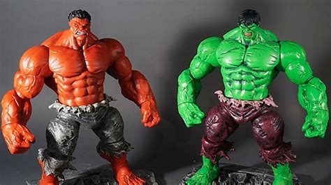 Green Incredible Hulk And Red Hulk Marvel Select Action Figure