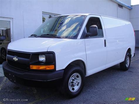 Summit White Chevrolet Express Cargo Van Photo