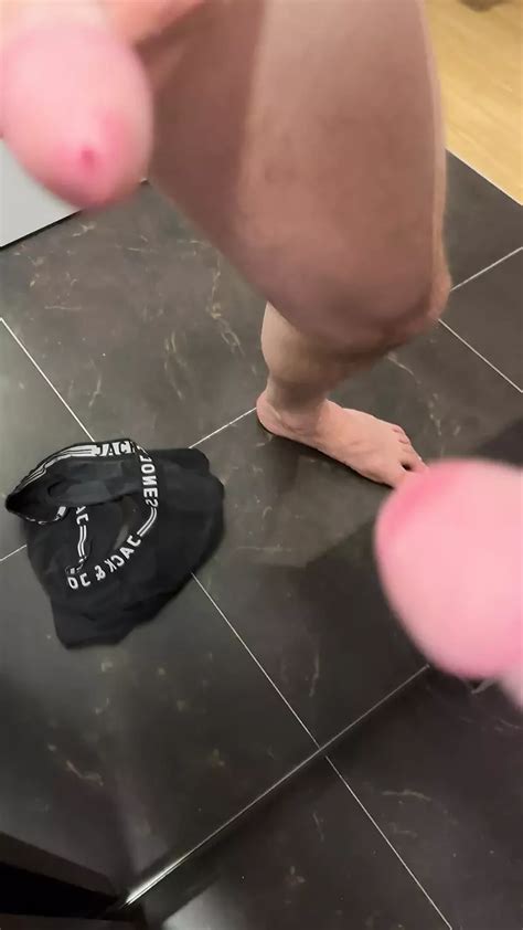 Jerked Off And Squirted In Front Of The Mirror Gay Amateur Porn Feat Waldi XHamster