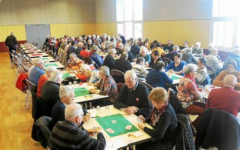 Quipes En Lice Au Concours De Belote Du Club Des A N S Le T L Gramme