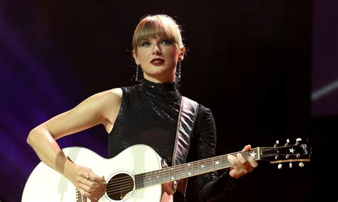 Taylor Swift Shares News On Lana Del Rey-Featuring ‘Snow on the Beach’