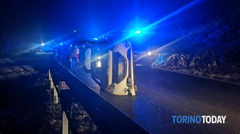 Incidente A Baldissero Canavese Auto Ribaltata Gennaio