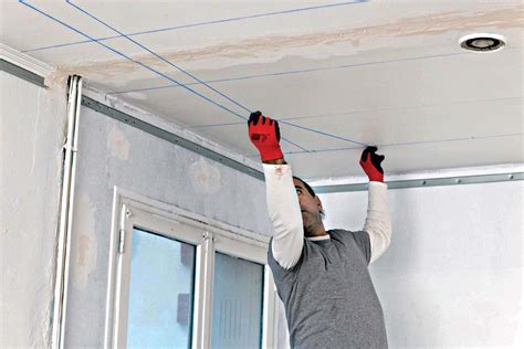 Poser un plafond suspendu en plaques de plâtre THEMATIQUE