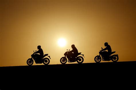 Összehasonlító teszt Középkategóriás naked bike ok Motorrevü