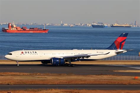 デルタ航空 Airbus A330 900 N407DX 羽田空港 航空フォト by ハム太郎さん 撮影2020年12月21日