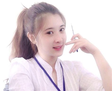 Hot Girl Tr Ng D C Ng I Th T Xinh H N Trong Nh