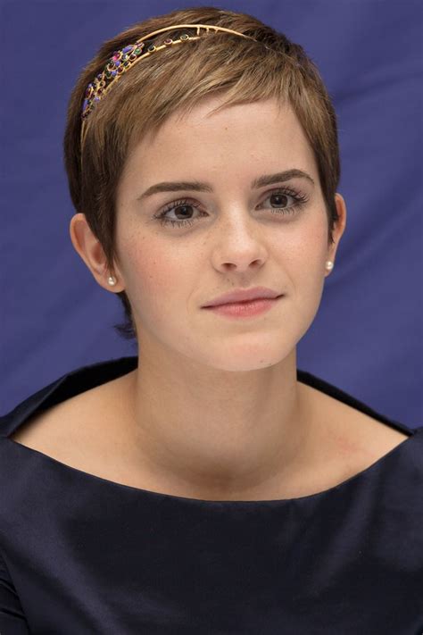 Emma Watsons Best Hair Moments Of All Time Emma Watson Short Hair