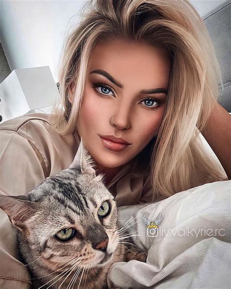 Лив в Instagram У каждого кота должен быть свой человек • • • • • клубромантики