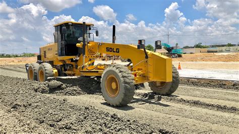 Amazing Sdlg Motor Grader Ploughing Gravel Drying On Village Road Youtube