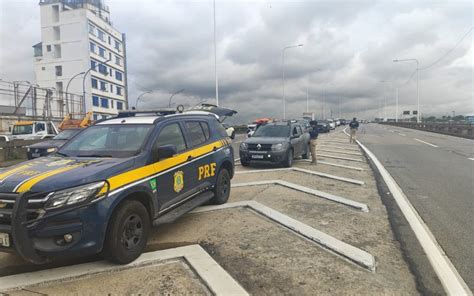 PRF aplica mais de 300 multas em fiscalização na Ponte Rio Niterói