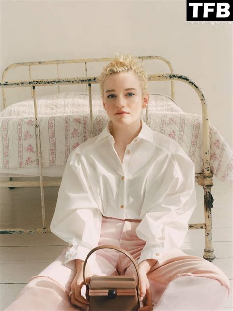 Julia Garner Nude Sexy Collection 60 Photos Videos OnlyFans Leaked Nudes