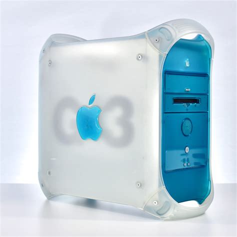 Power Macintosh G3 (300 MHz, “Blue & White,” 1999) – mattjfuller.com