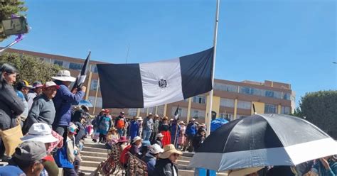 Día De La Bandera En Puno Se Tiñe De Luto Y Protesta Emblemas Negras Ondean En Memoria De Los