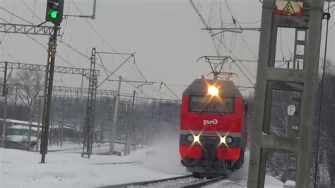Электровоз ЭП2К-381 с пассажирским поездом №15 Архангельск - Москва ...