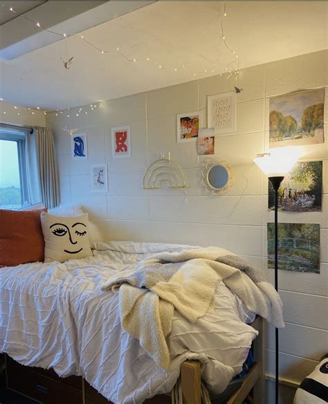 Dorm Room Decor | Dorm room decor, Awesome bedrooms, Bedroom inspirations