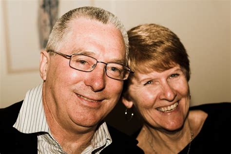 Hot Indian Aunties Photos Saree Pics Aunty And Uncle