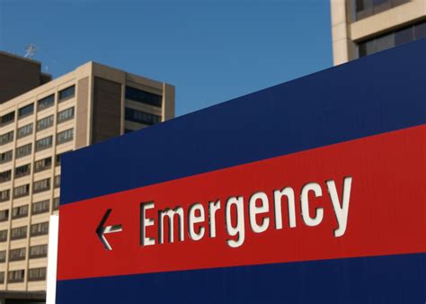 photo of emergency room sign outside a hospital · ZaggoCare