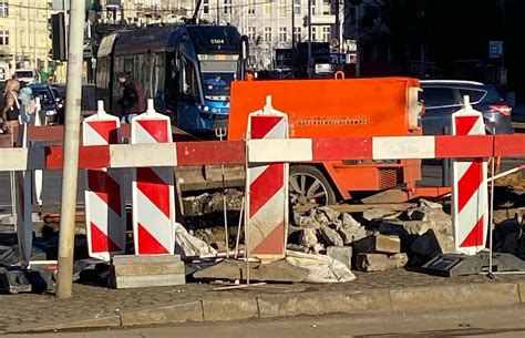 Komunikacyjny armagedon na rondzie Reagana Mnóstwo objazdów MPK wro city