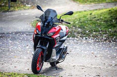 Chi tiết xe tay ga Aprilia SR GT 200 vừa ra mắt ở Việt Nam giá từ 97