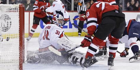 New Jersey Devils Trotz Meier Tor Und Schmid Assist Geschlagen