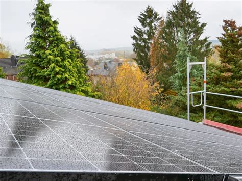 Unsere PV Anlage Ist Auf Dem Dach Nachbelichtet