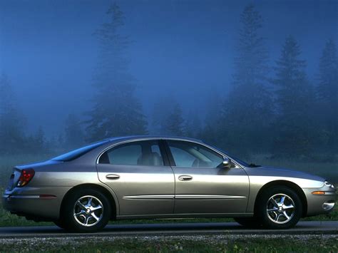 Oldsmobile Aurora Specs And Photos 2000 2001 2002 2003 Autoevolution