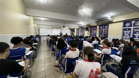 Educação Primeiro simulado preparatório para o Enem 2024 reúne mais