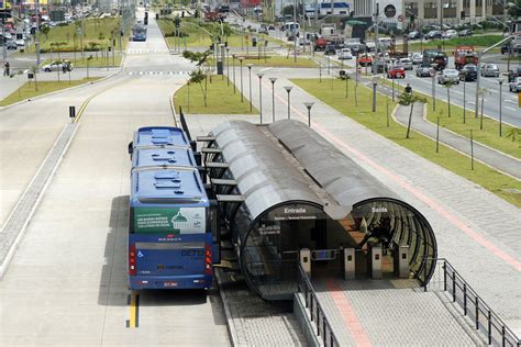 Mobilidade Urbana em Curitiba Inovações e Desafios do Transporte