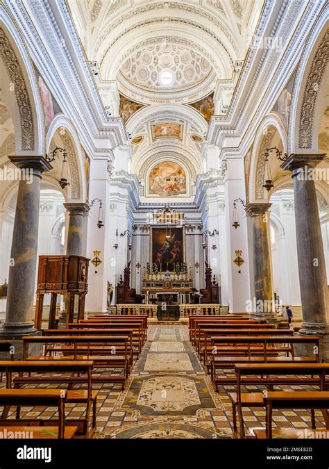 Zentrales Schiff In Der Kirche San Martino Chiesa Di San Martino Xiv