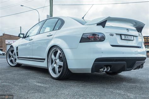 Hsv Commodore Ve Gts White Simmons Fr Wheel Wheel Front